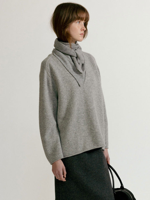[nothing written] Cerin deep v-neck pullover (Gray)