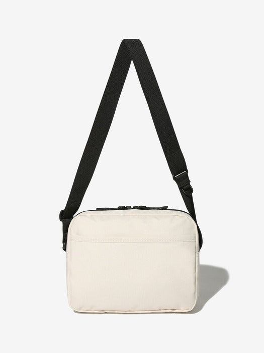 Essential Medium Crossbody Bag_FS3BCG3330X_CRM