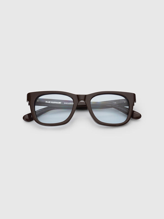 Sunglasses in brown - Premium quality product image