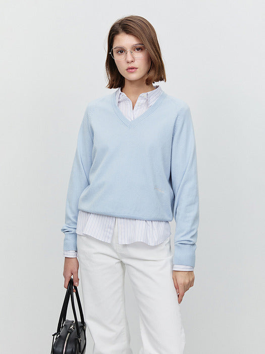 UNISEX SOFT V-NECK SWEATER SOFT BLUE_UDSW5A108B1