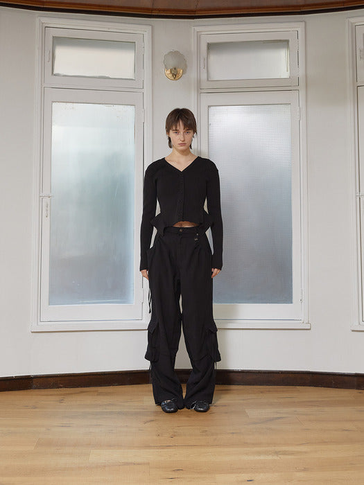 STRING POCKET WIDE CARGO PANTS IN BLACK
