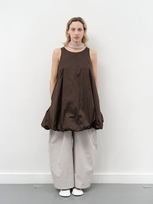 [amomento] NYLON VOLUME MINI DRESS_BROWN