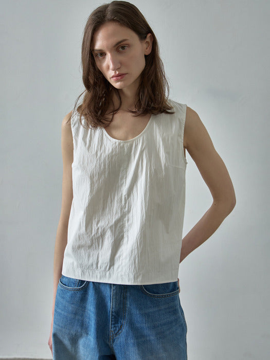Facade Pattern U-Neck Sleeveless Top off white