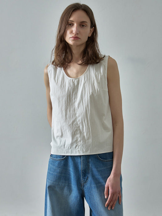 Facade Pattern U-Neck Sleeveless Top off white