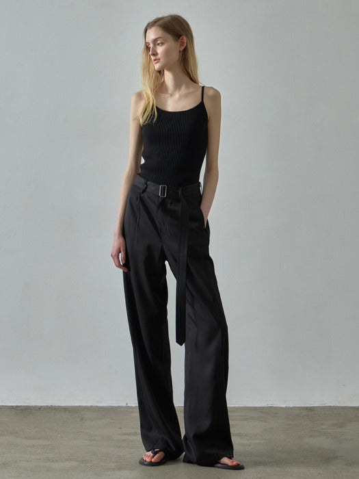 [facade pattern] Belted Curved Pants_black