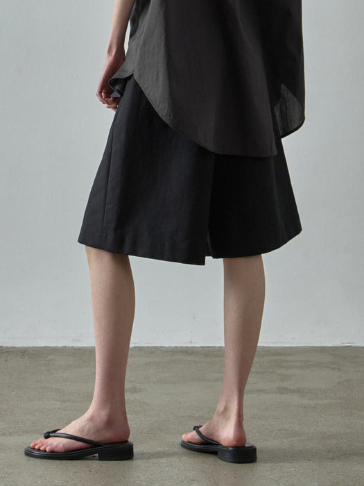 [facade pattern] Wide Bermuda Cotton Pants_black