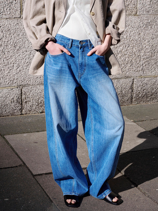 Wide Tapered Denim in Vintage Blue