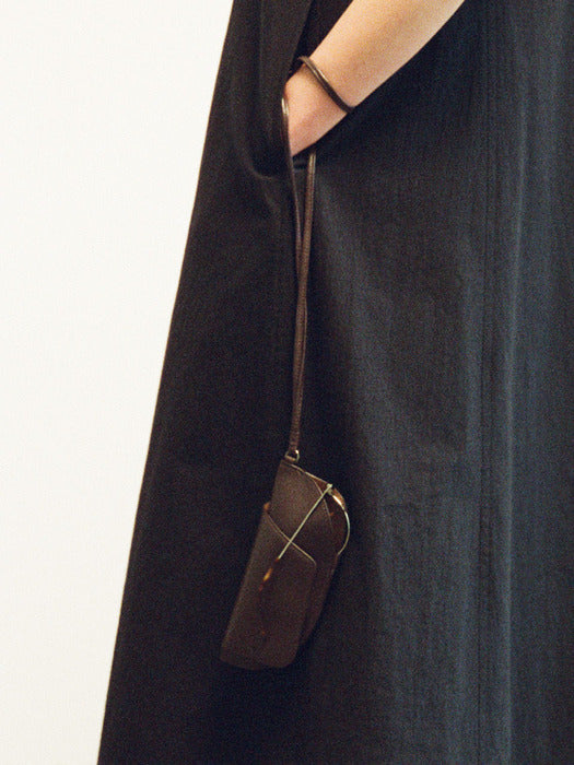 [facade pattern] Strap Glass Bag_chocolate