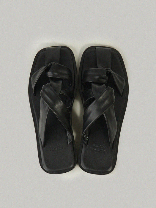 Facade Pattern Weave Sandals black