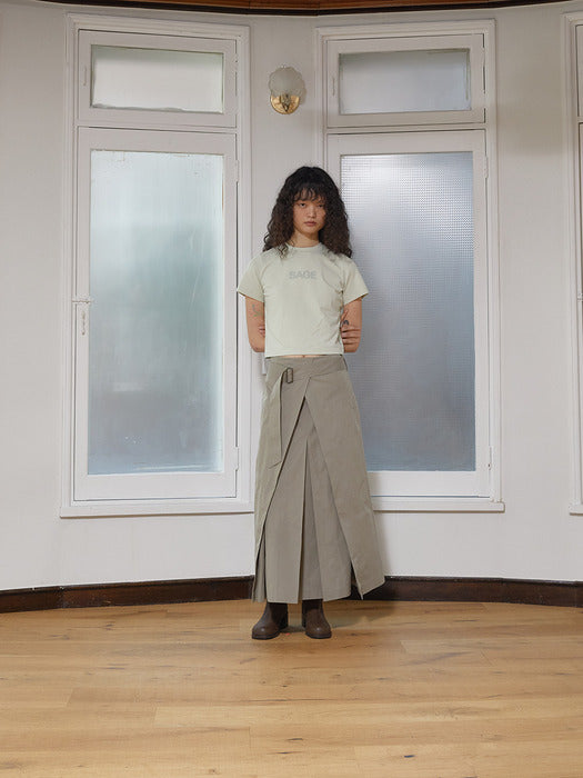 COLOR NAME PRINTING TOP IN LIGHT GREEN