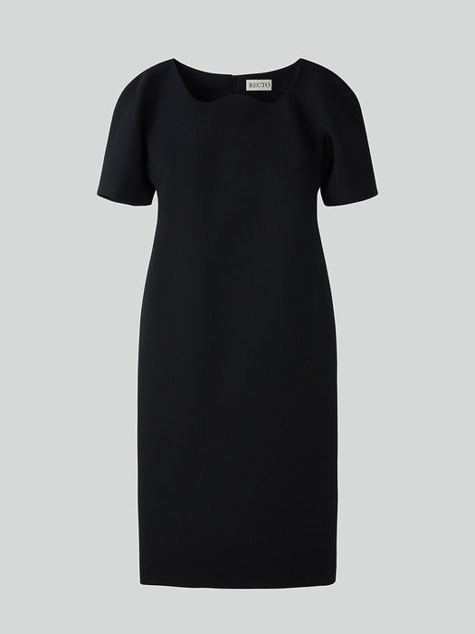 [recto] RC CURVED NECK STRUCTURED DRESS (BLACK)