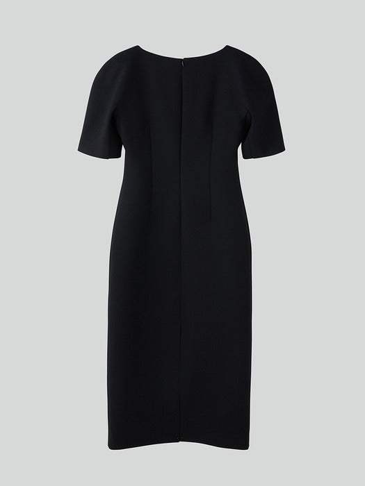 [recto] RC CURVED NECK STRUCTURED DRESS (BLACK)