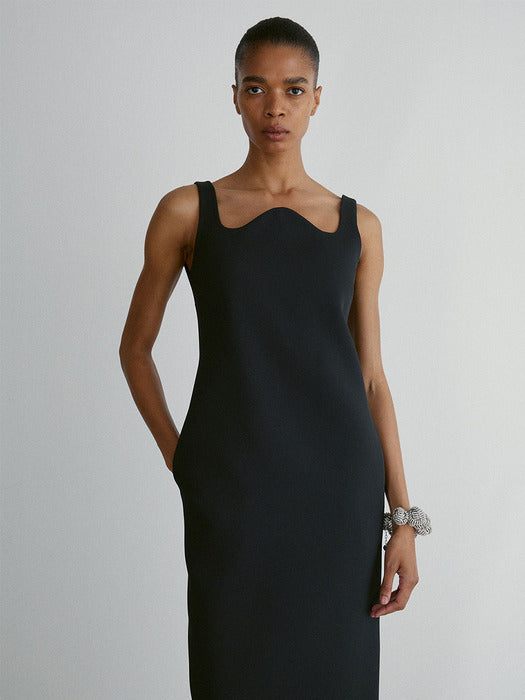 Recto RC Signature Curved Neck Dress (Black)
