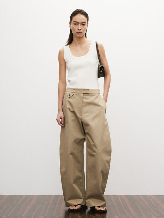 Recto Scoop Neckline Compact Knit Top (Ivory)