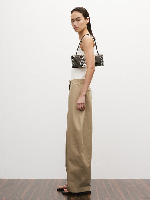 Recto Scoop Neckline Compact Knit Top (Ivory)