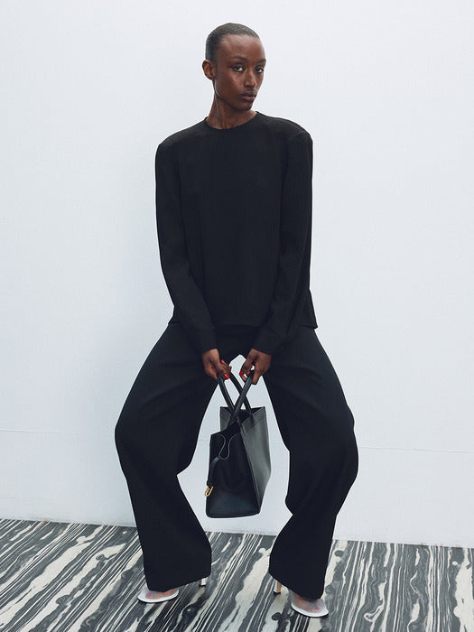 Recto Curved Shoulder Line Blouse (Black)