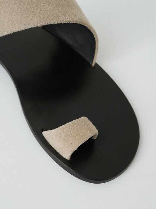 [moia] curved flip-flops (beige suede)