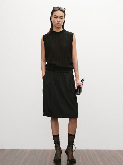 [recto] SLEEVELESS BOLD RIBBED SHEER KNIT TOP (BLACK)