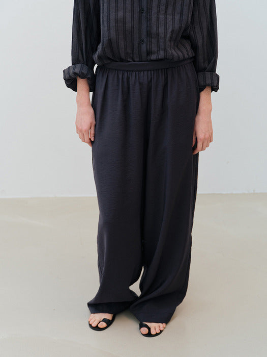 [moia] folded shirring pants (navy)