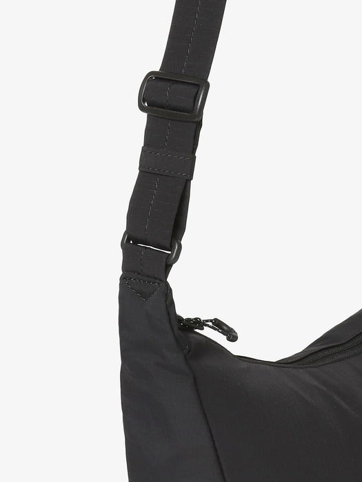 Half-Moon Hobo Crossbody Bag_FS3BCH1134X_BLK