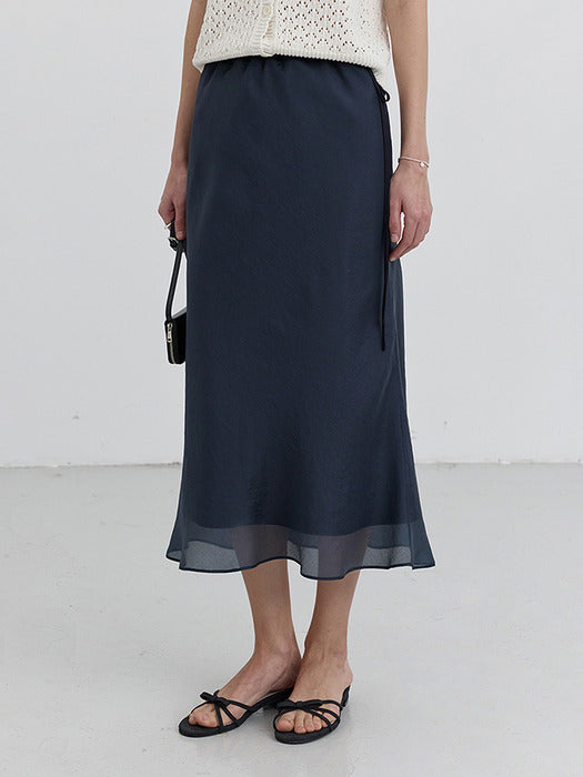 [dunst] LAYERED SATIN SKIRT NAVY_UDSK5B225N2