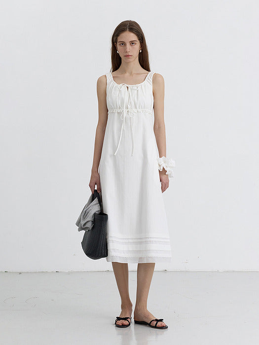 [dunst] SHIRRING RIBBONED SLEEVELESS DRESS IVORY_UDDR5B221IV