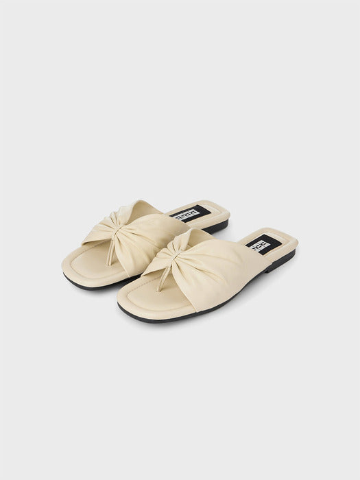 Eenk Gathered Flat Sandals - Cream