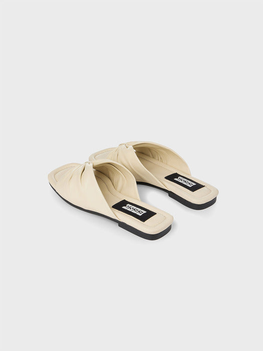 Eenk Gathered Flat Sandals - Cream