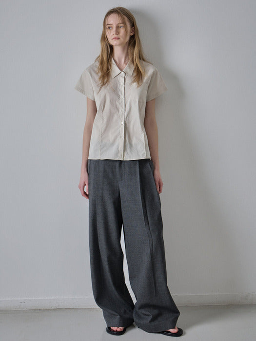 Facade Pattern Cotton Pintuck Half Shirt beige