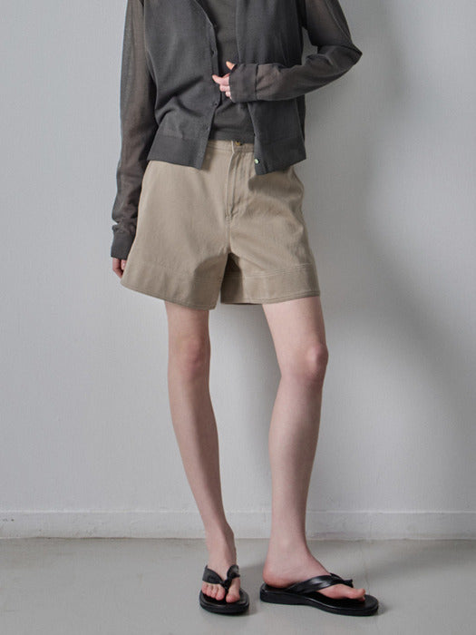 Facade Pattern Washed Cotton Shorts olive beige