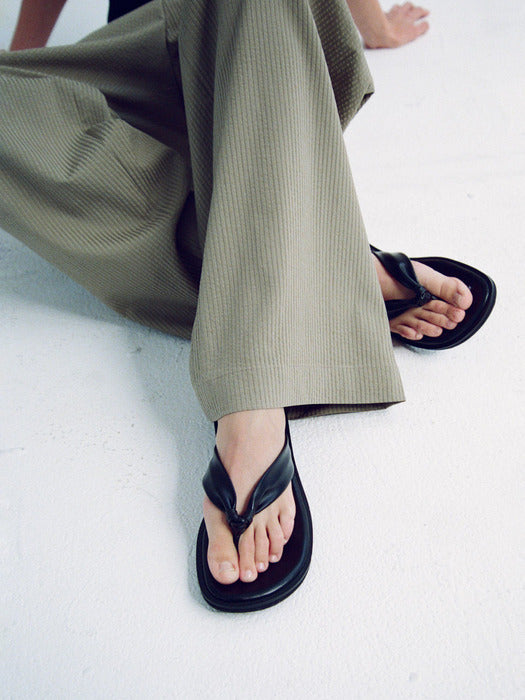 [facade pattern] Round Toe Fluffy Sandals_black