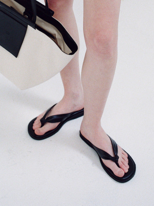 [facade pattern] Round Toe Fluffy Sandals_black