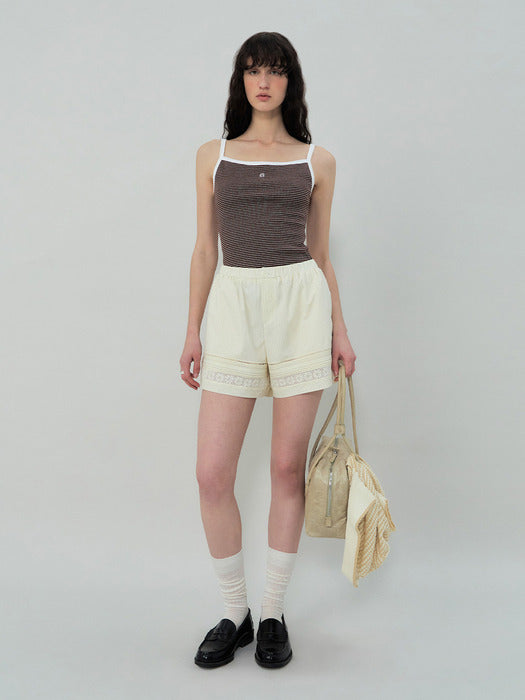 Grove 25Ss Ellis Lace Shorts (Cream)