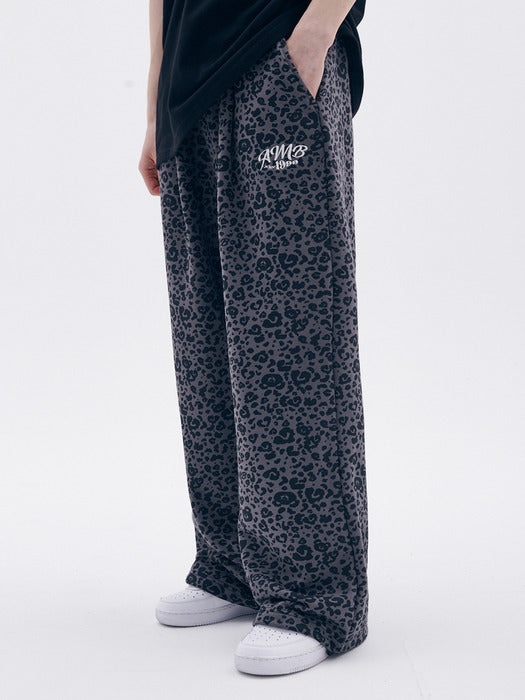 [ambler] Heart Bear Leopard Pants Leopard 2-Way Sweat Pants AP902 (Dark-Gray)