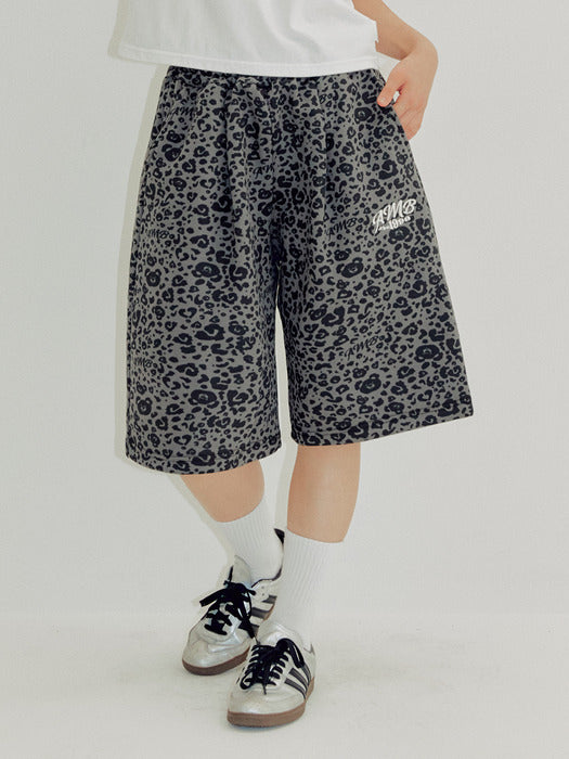 Ambler Heart Bear Leopard Pants Burmuda Sweat Short Pants (Dark-Gray)