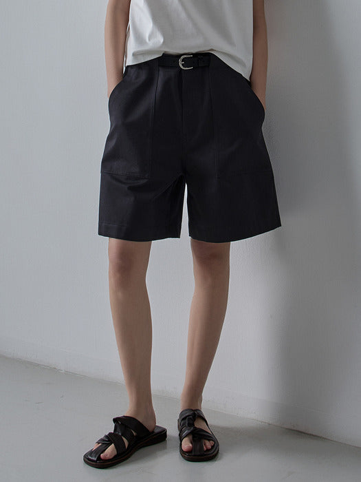 Facade Pattern Fatigue Bermuda Pants black