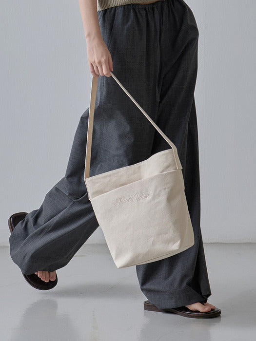 Facade Pattern Canvas Shepherd Bag