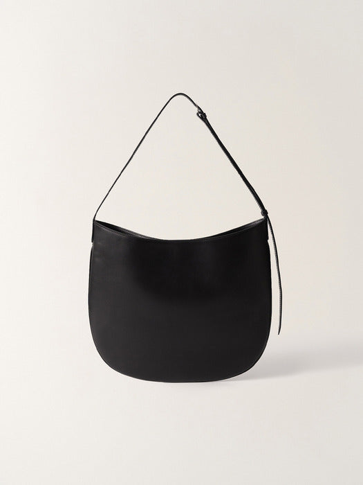 [nothing written] Flat Round Bag (Black)