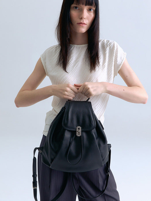 Hey Pin Tuck Leather Backpack M (Hey Pin Tuck Leather Backpack Medium) Black