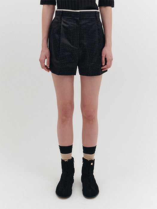 Eenk High-Rise Shorts - Black