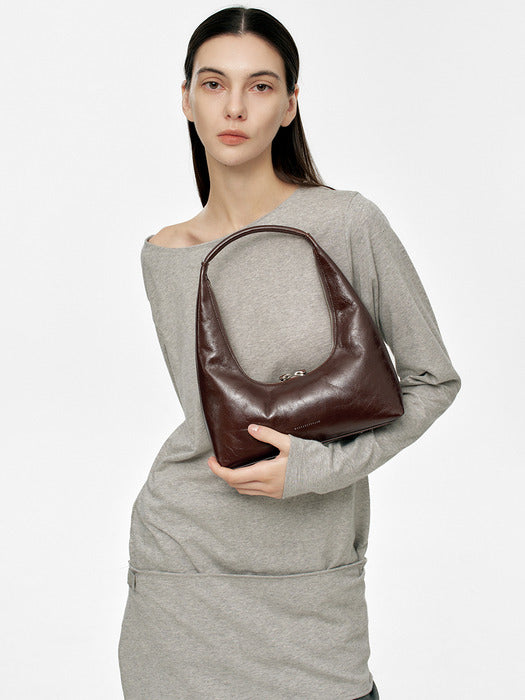 HOBO SHOULDER_mocha crinkle