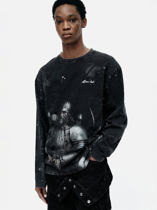 [andersson bell] UNISEX KNIGHT PRINTED LONG SLEEVE T-SHIRT atb1377u(CHARCOAL)