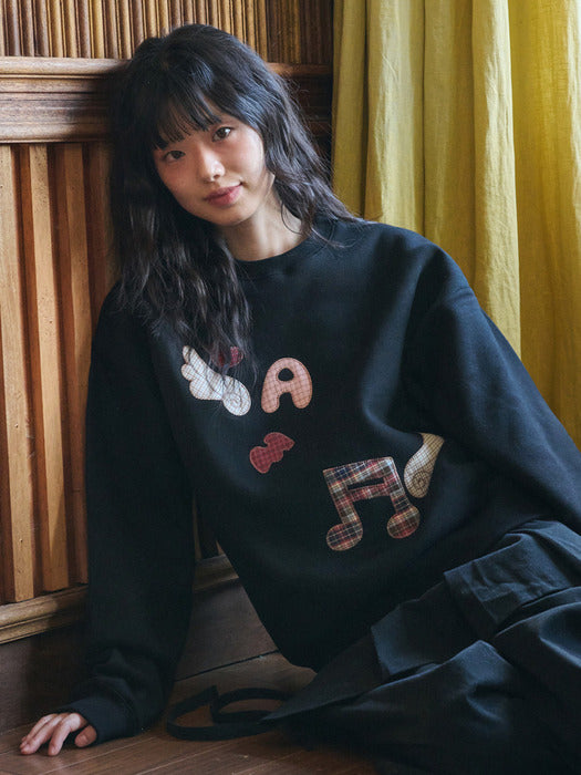 [ambler] Single Note Applique Check Patch Sweatshirts AMM1310 (Black)