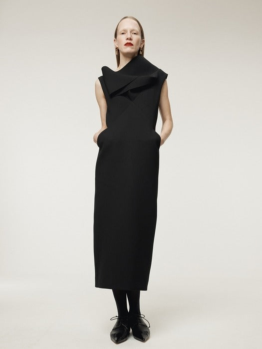 Recto Mille-Feuille Dress (Black)