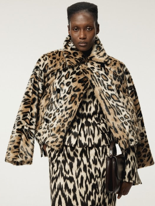 Clothing in beige - Premium quality product image