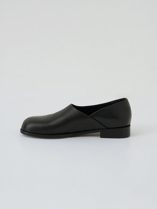 pebble loafer (black)