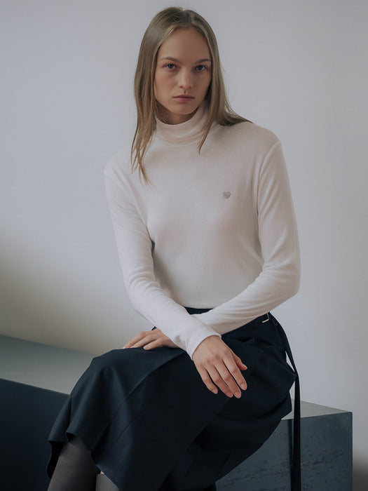[TILLIDIE] Ribbed heart logo point turtle neck TIWT01LT08_Ivory