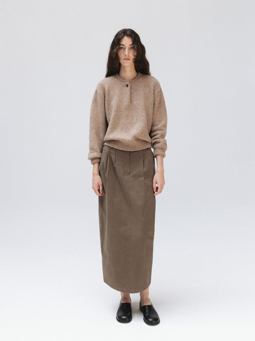 alpaca henley knit (oak beige)
