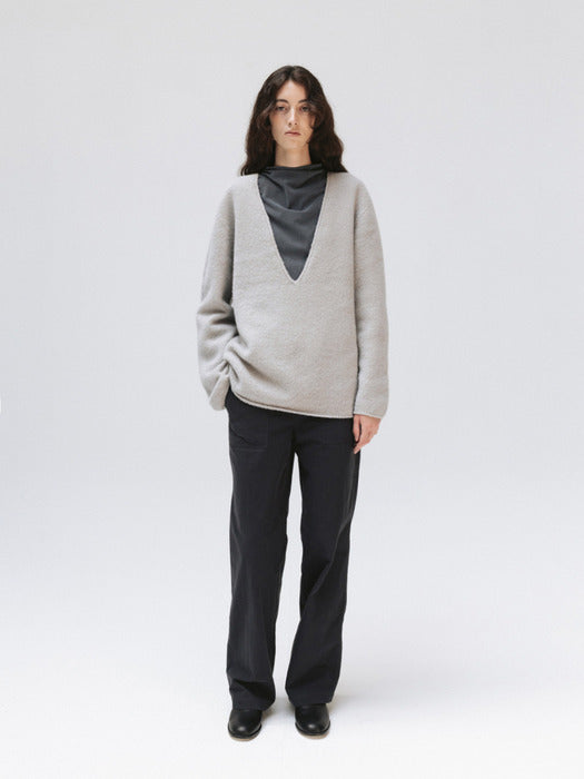 v-neck knit pullover (light gray)