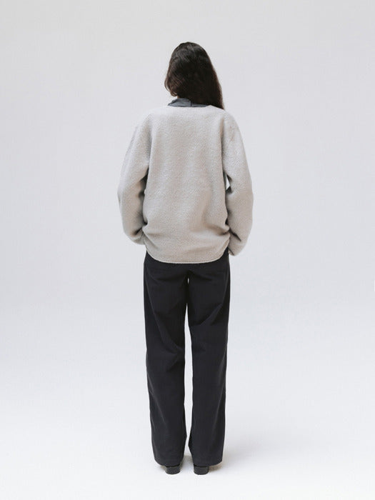 v-neck knit pullover (light gray)